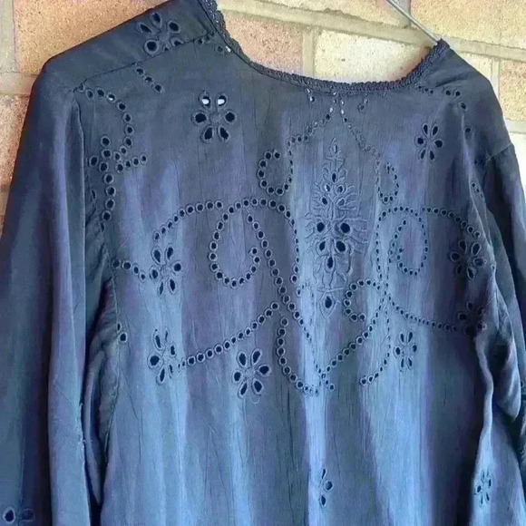Johnny Was Black 3/4 Sleeve embroidered eyelet tunic style peasant blouse - Picture 8 of 10
